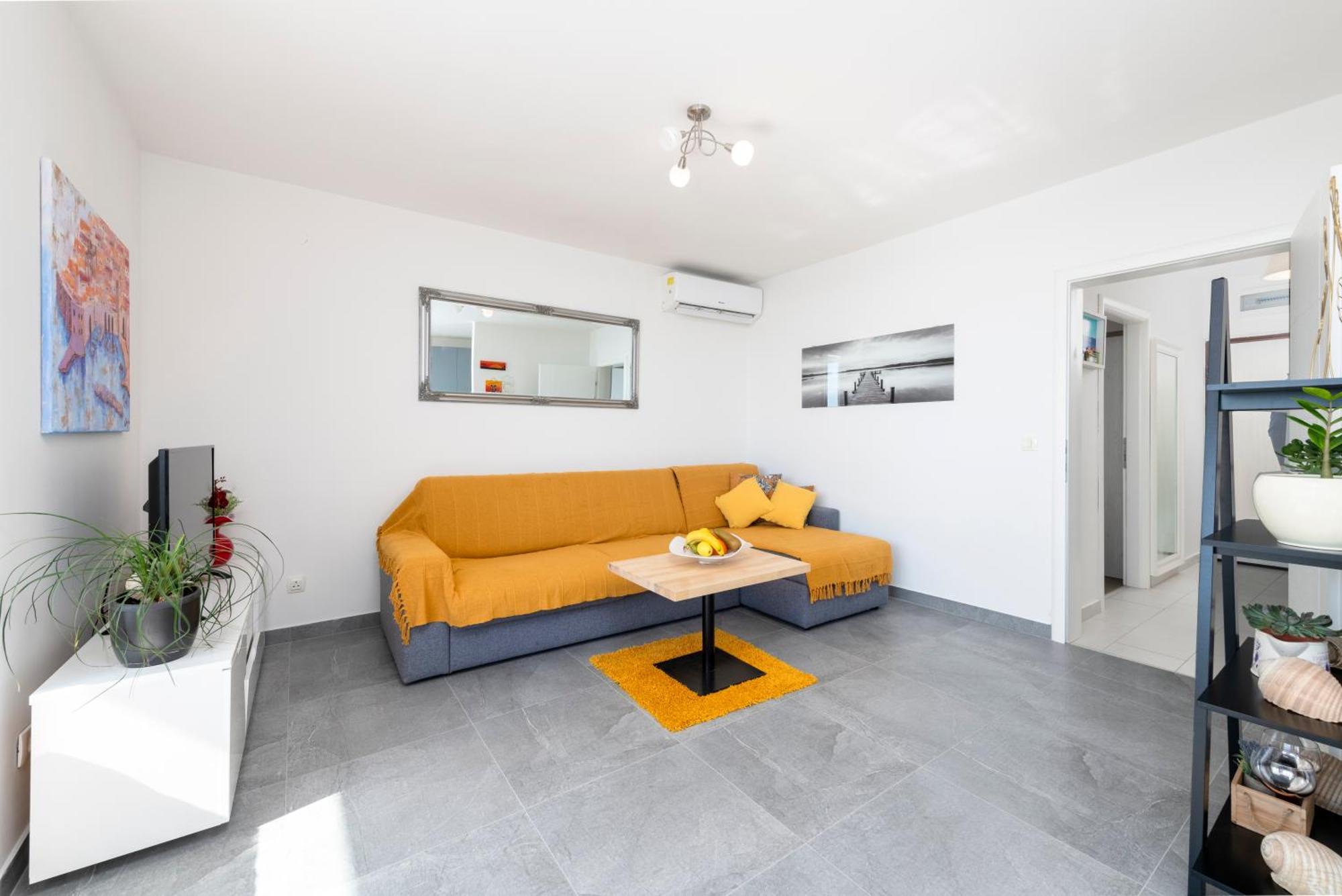 Luka Apartment